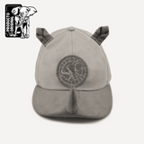 GORRA CON APLICACION RINOCERONTE
